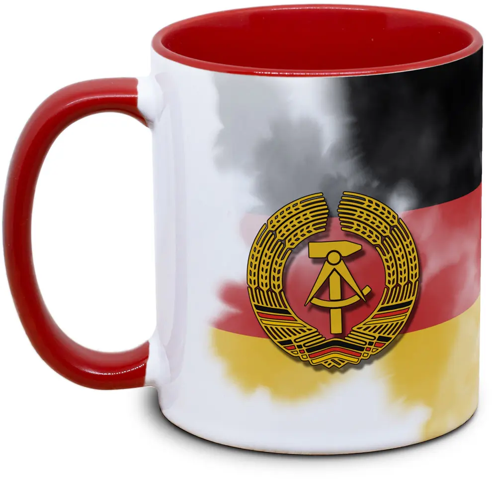 Tasse mit DDR-Fahne